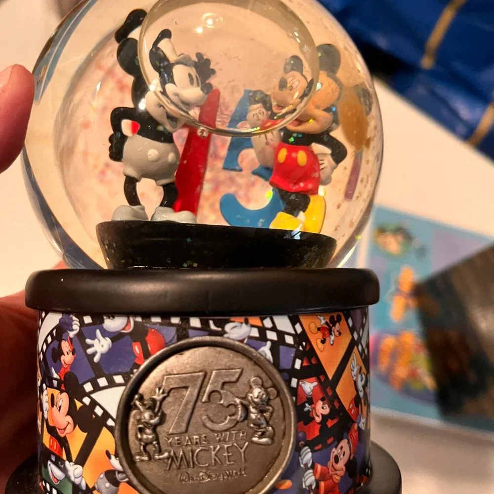 Disney 75th Anniversary‎ Musical Snow Globe  (k/x)
